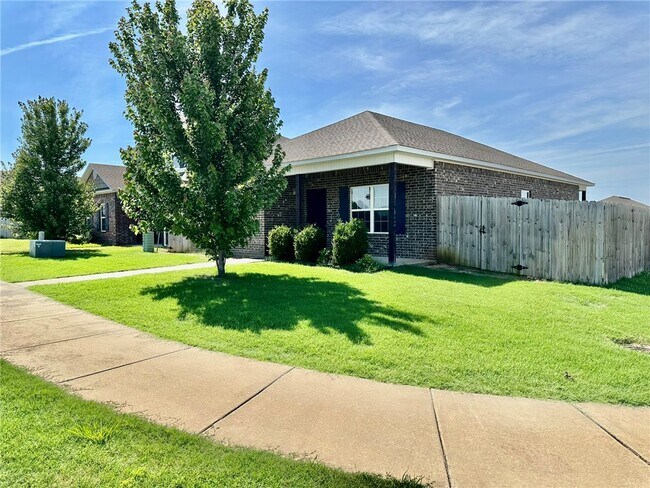 Building Photo - 6611 SW Warrington Rd
