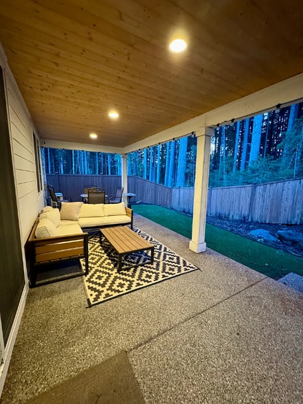 Building Photo - 6750 Skipper Ln SE