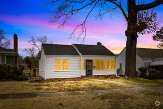 Building Photo - Beautifully Renovated 3 Bedroom 2 Bath Hom...