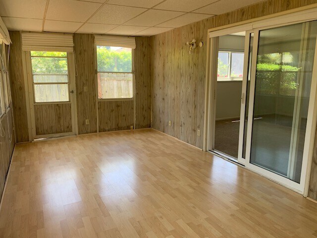 Building Photo - 270 Savona Ave