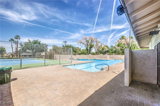 Building Photo - 1553 Dorothy Ave