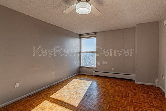 Building Photo - 740 N Pearl St