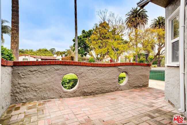 Building Photo - 10372 Tennessee Ave