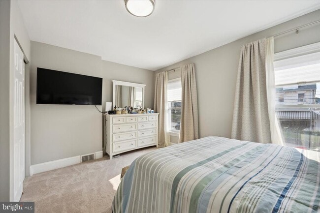 Building Photo - 443 Depot St