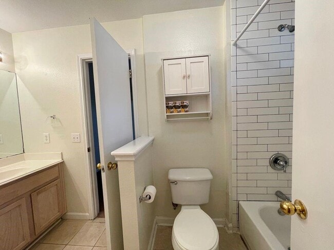 Building Photo - 205 Juniper Dr