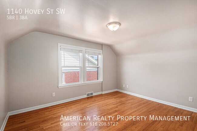 Building Photo - 1140 Hovey St SW