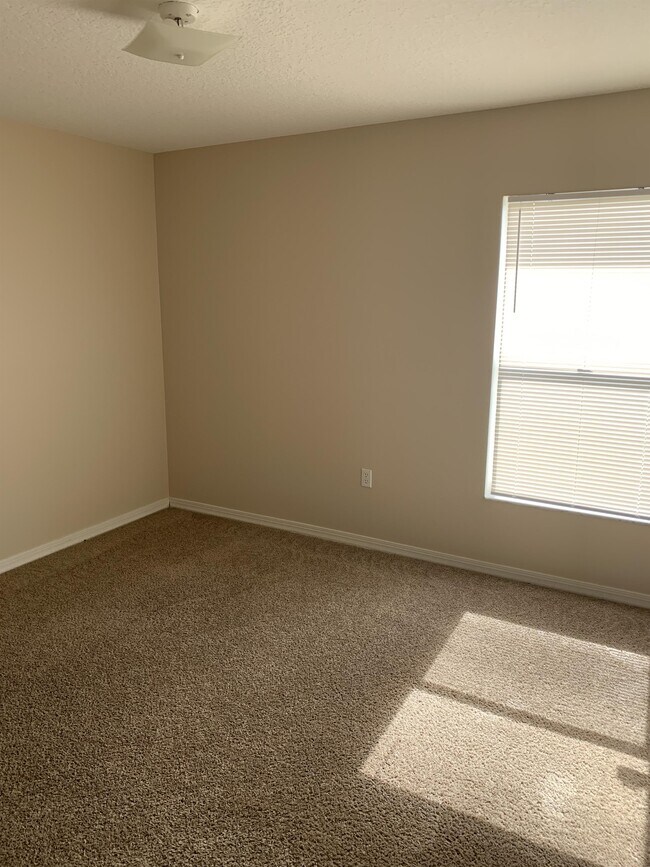 Building Photo - 1251 Creekview Ct