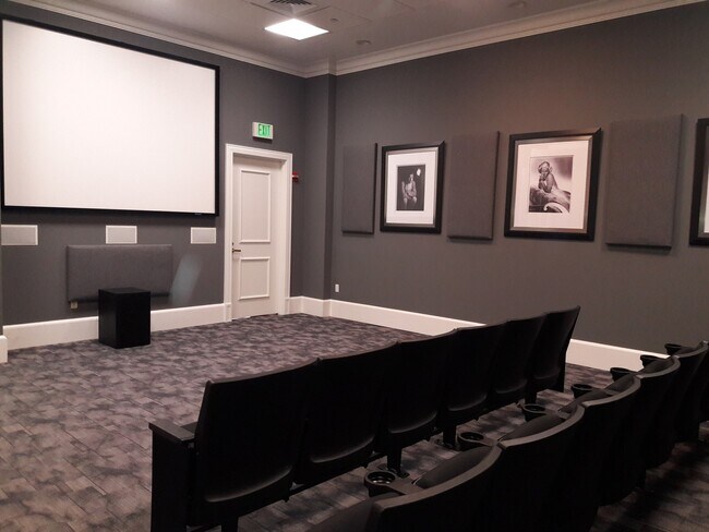 Building Photo - DOWNTOWN SARASOTA ANNUAL TURNKEY FURNISHED...