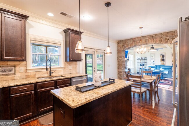 Building Photo - 203 Davis Mill Road