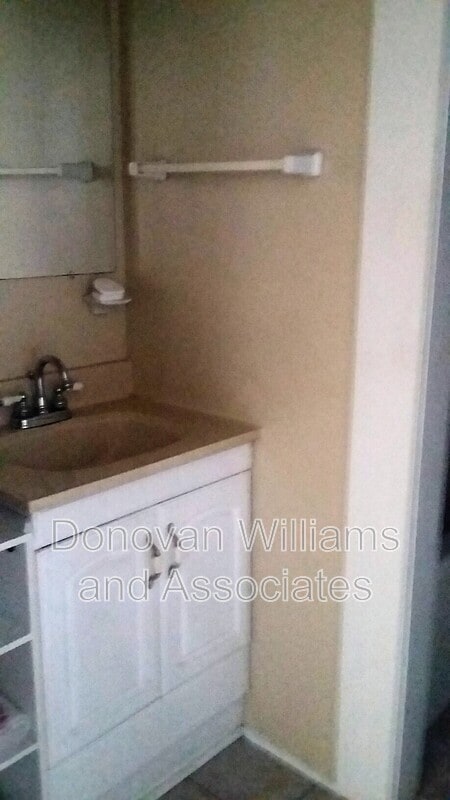 Building Photo - 135 E Wilson Ave