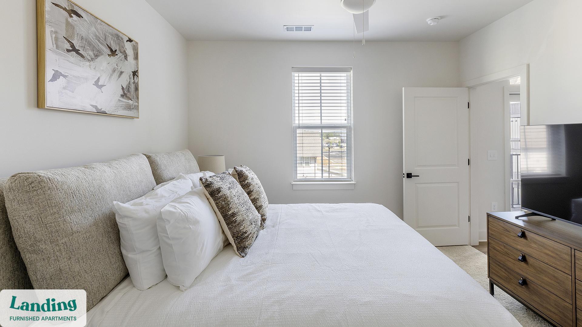 Building Photo - 170 Graphics Dr