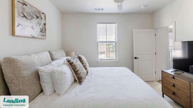 Building Photo - 170 Graphics Dr