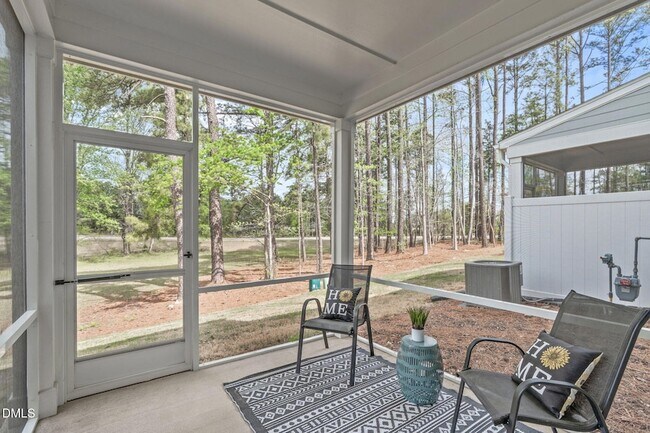 Building Photo - 1818 Porch Swing Wy