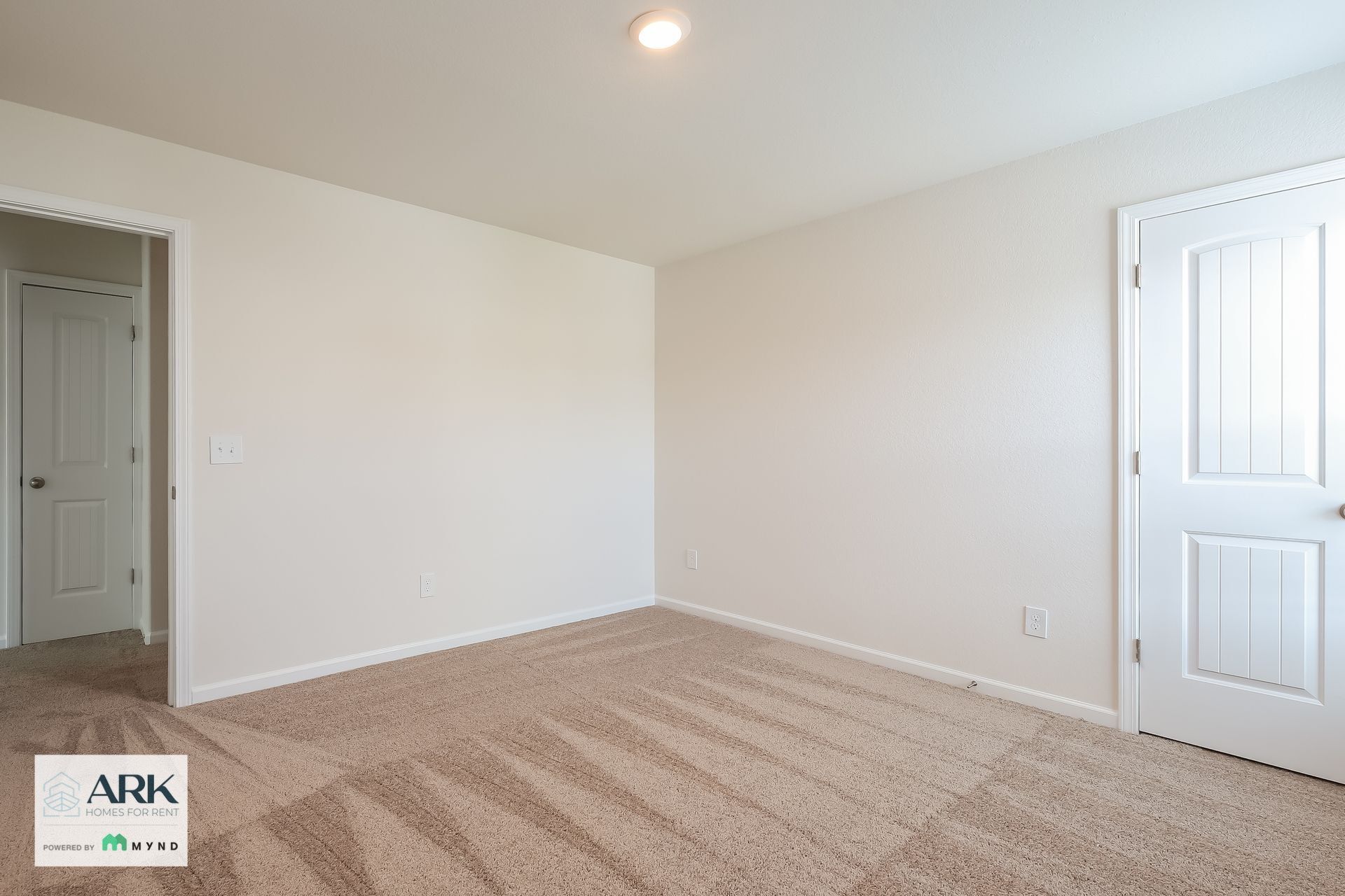 Building Photo - 2169 Southlea Dr