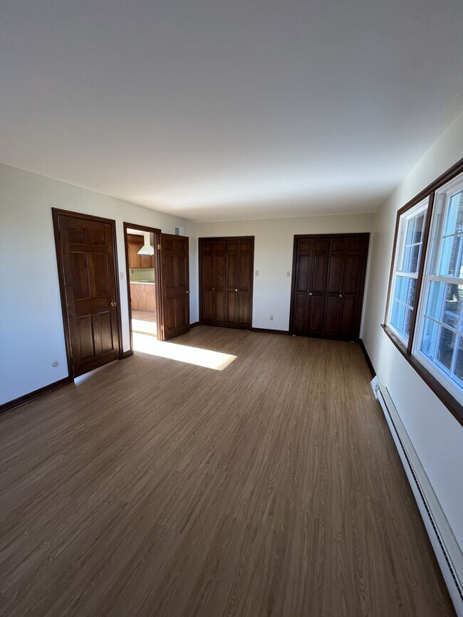 Building Photo - 8298 Scenic Dr