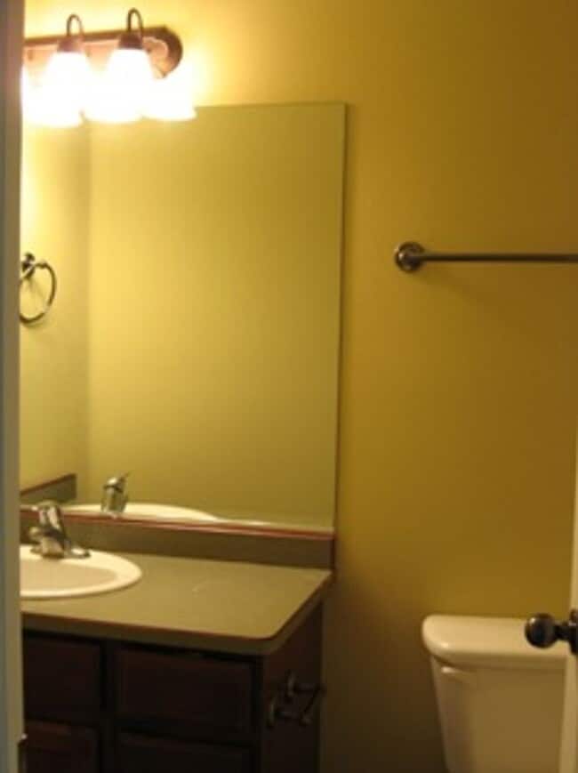 Building Photo - Nice Location