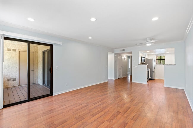 Building Photo - 12059 Alta Carmel Ct