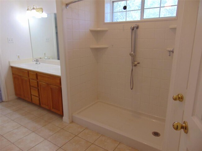 Building Photo - 805 Barton Creek Dr