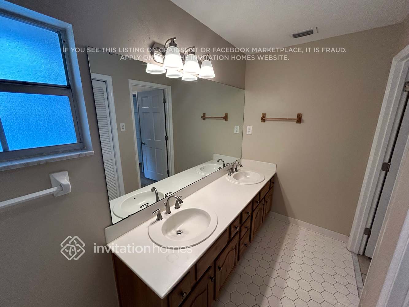 Building Photo - 4407 Orangewood Loop E