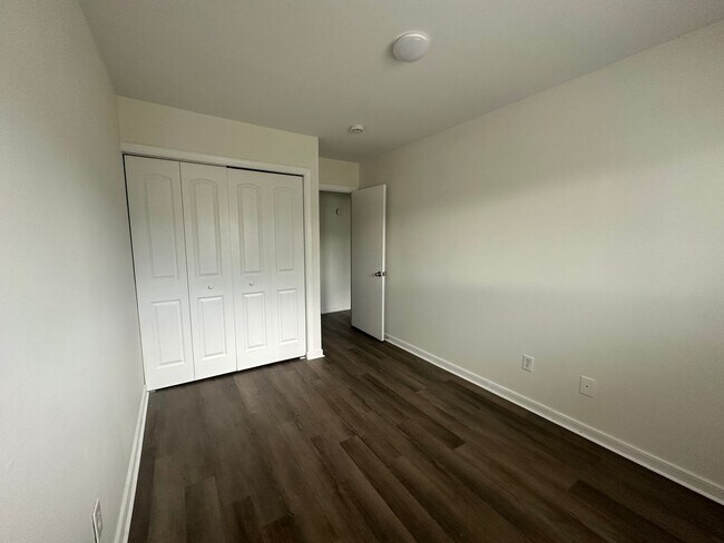 Building Photo - Georgetown Forest Townhomes off Old Forest Road