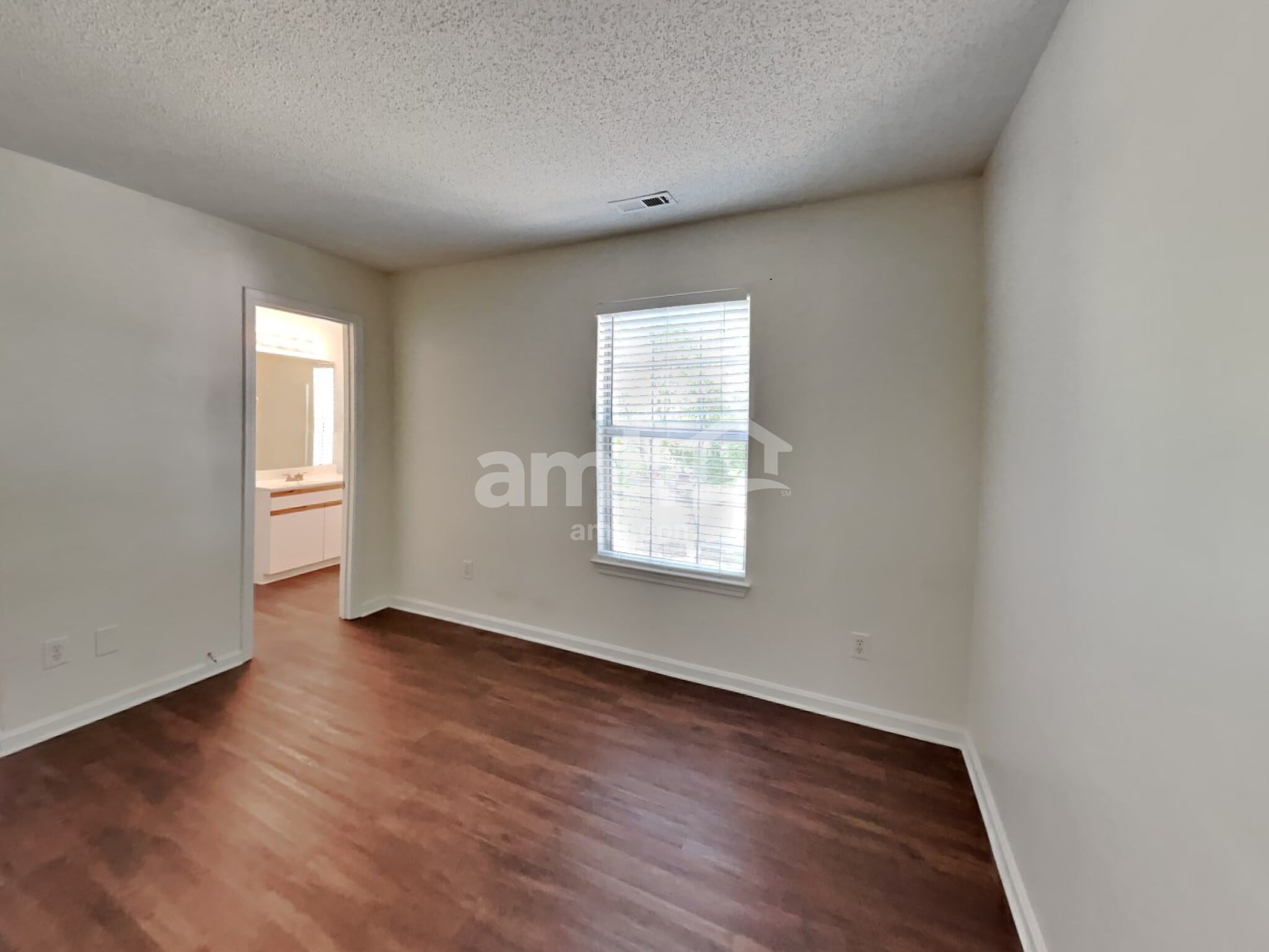 Building Photo - 1617 Oak Knoll Ln