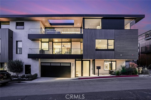 Building Photo - 405 26th St