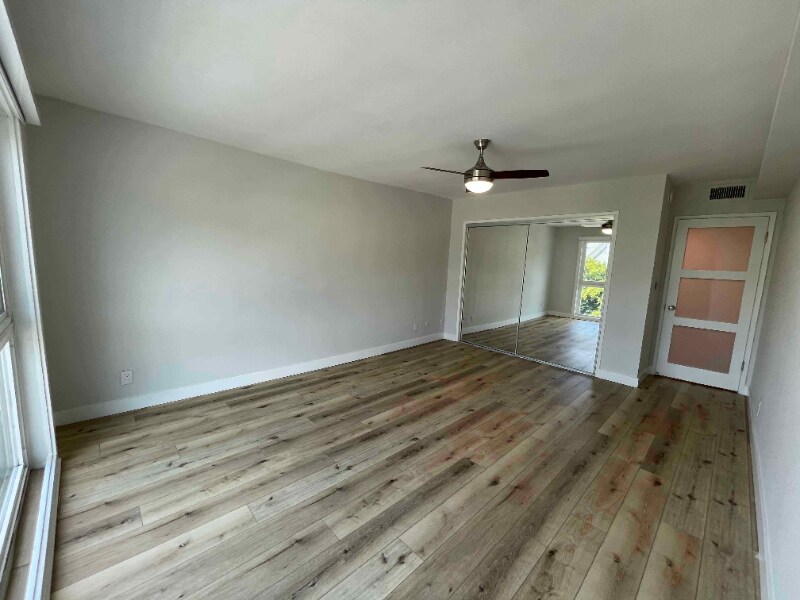 Building Photo - 1284 Havenhurst Dr