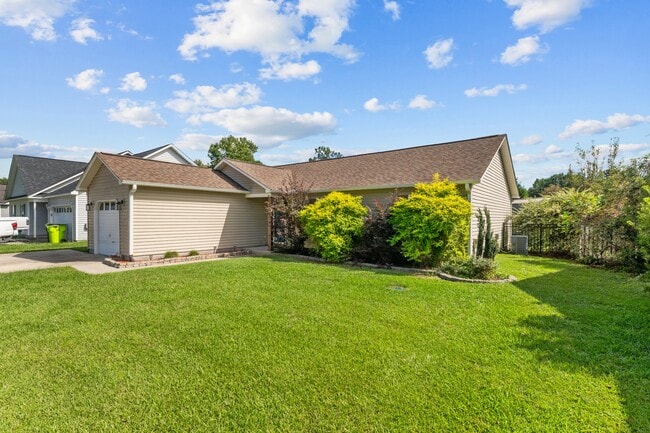 Building Photo - 131 Oakley Dr