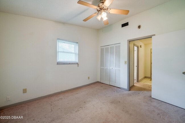 Building Photo - 1045 Amber Cir