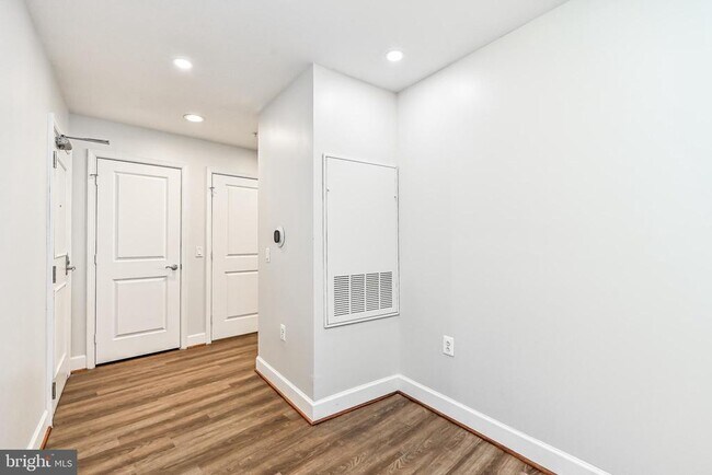 Building Photo - 3600 S Glebe Rd