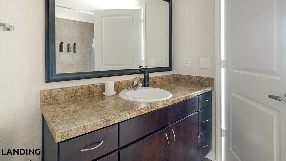 Building Photo - 14580 Crosby Fwy