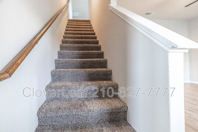 Building Photo - 940 Windflower