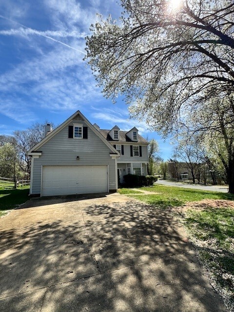 Primary Photo - Charming 4-Bedroom Home