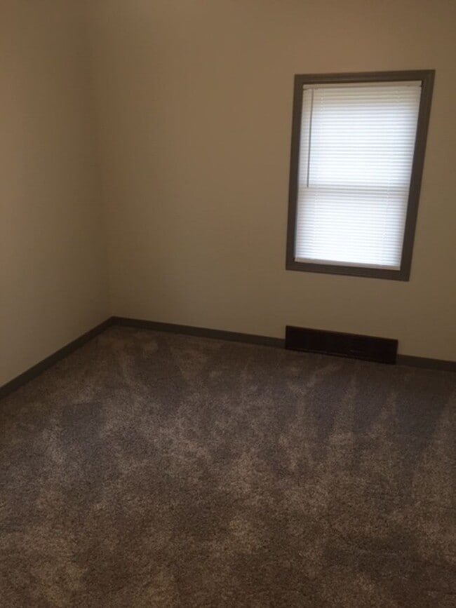 Building Photo - Fully Updated 3 Bedroom 1 Bath House for Rent