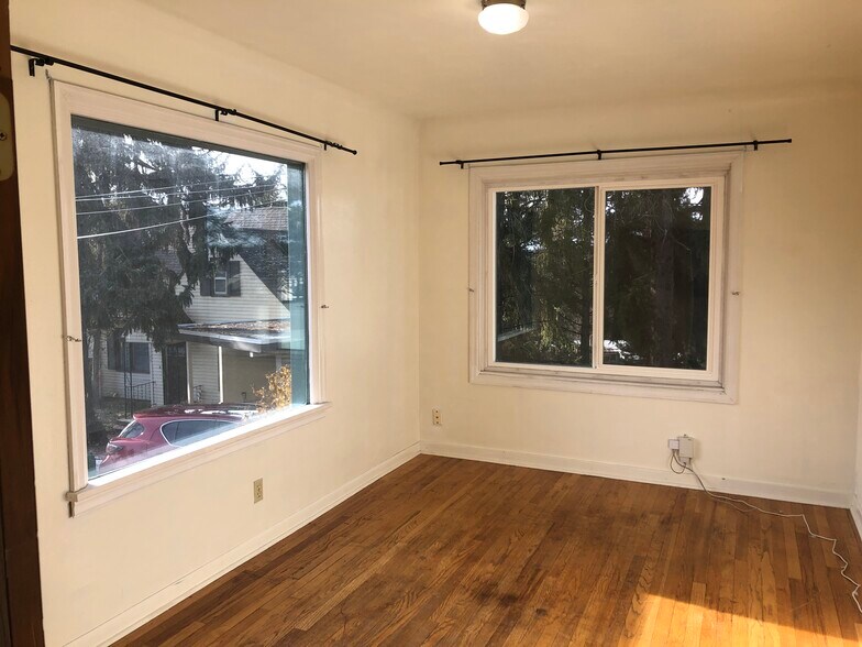 Building Photo - 1200 NE McGee St