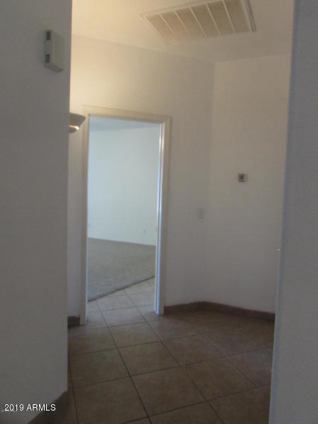 Building Photo - 1042 E Canyon Way