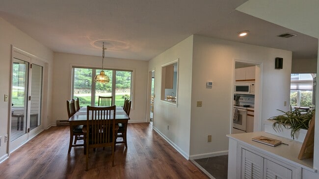 Building Photo - 11 Songbird Ln