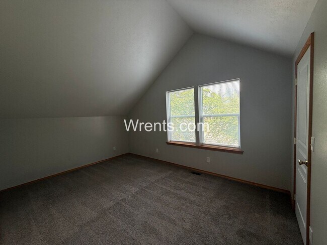 Building Photo - COMING SOON! South Hill Duplex with Garage & Utilities Included!