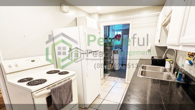 Building Photo - 1019 22nd St