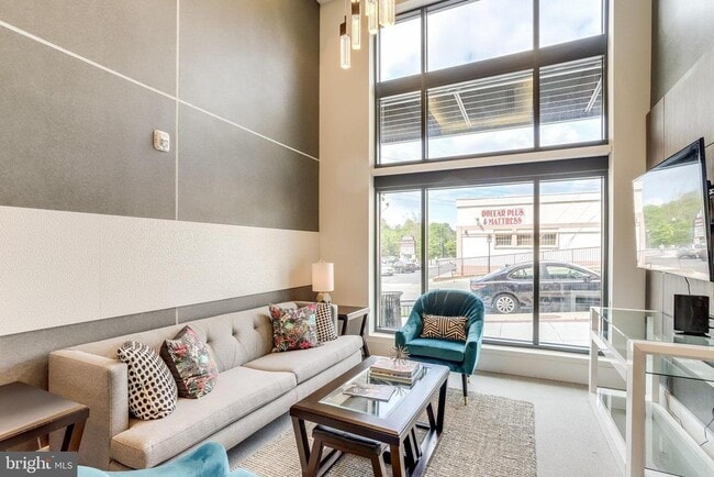 Building Photo - 989 S Buchanan St