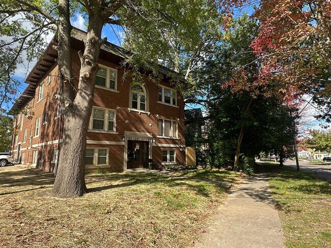 Primary Photo - 111 Hollinger Ave