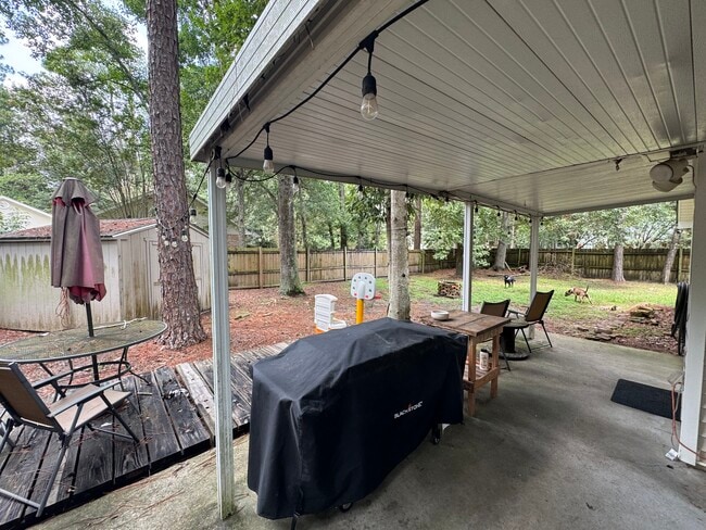 Building Photo - 71329 Poitevent St
