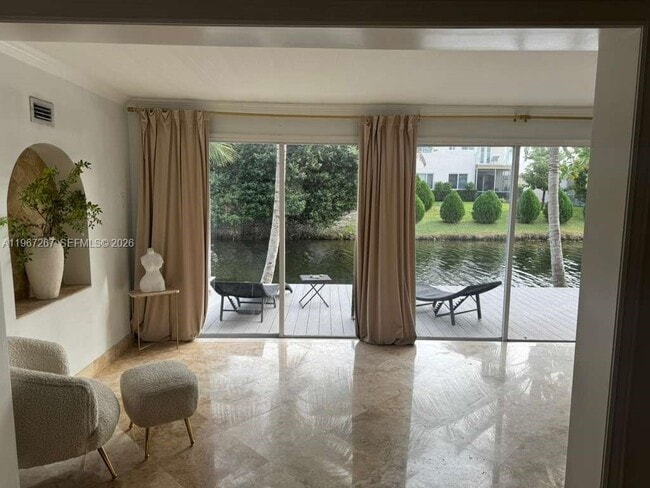 Building Photo - 332 NW 47th Ave