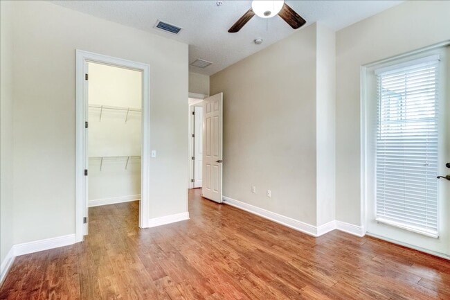 Building Photo - Prime Downtown Baldwin Park 3 BR Townhome for Rent – Unbeatable Location!