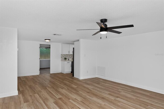 Building Photo - 5644 Berlin Dr