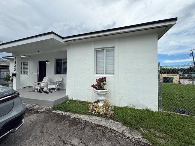 Building Photo - 2445 SW 90th Ave