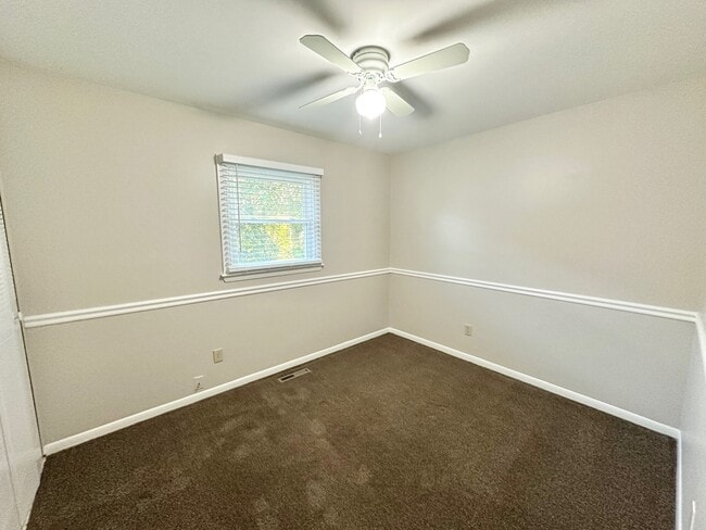 Building Photo - 3003 Killarney Dr