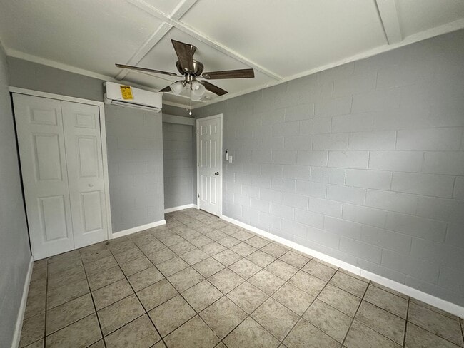 Building Photo - Stinson