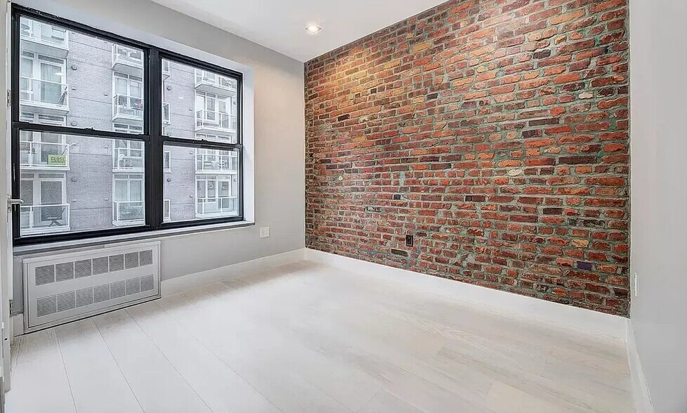 Building Photo - 161 Stanton St