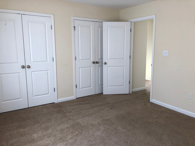 Building Photo - PRE-LEASING FOR AUGUST 2026!